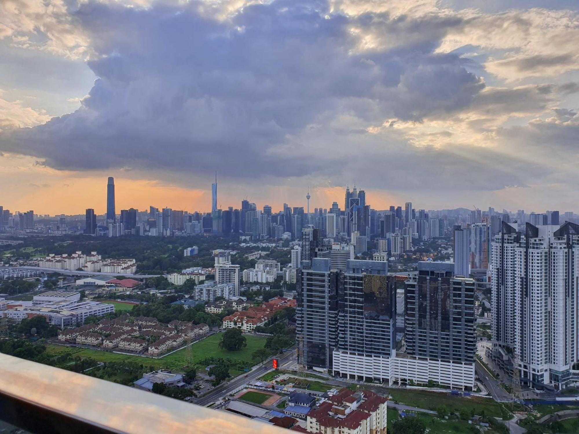 Reizz Residence By Luxury Suites Kuala Lumpur Exterior foto